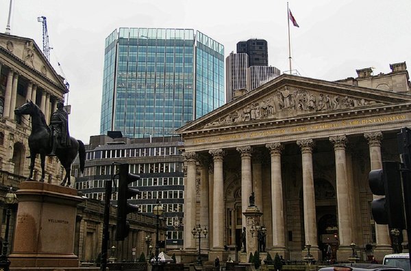london_-_wellington_-_stock_exchange_tower_-_royal_exchange.jpg