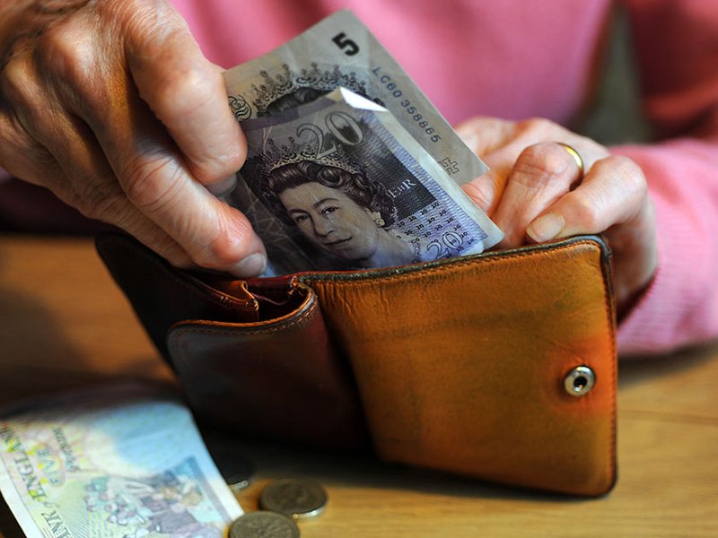 pensioners-refugees-benefits.jpg