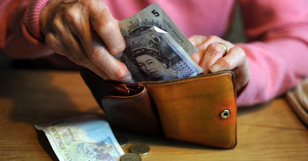 pensioners-refugees-benefits.jpg