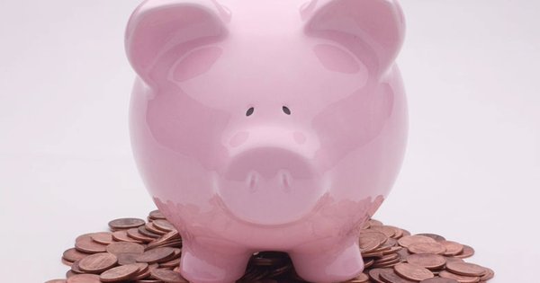 piggy_bank_on_pennies_5915295831_1.jpg