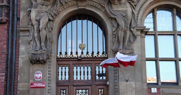 poland-bank.jpg