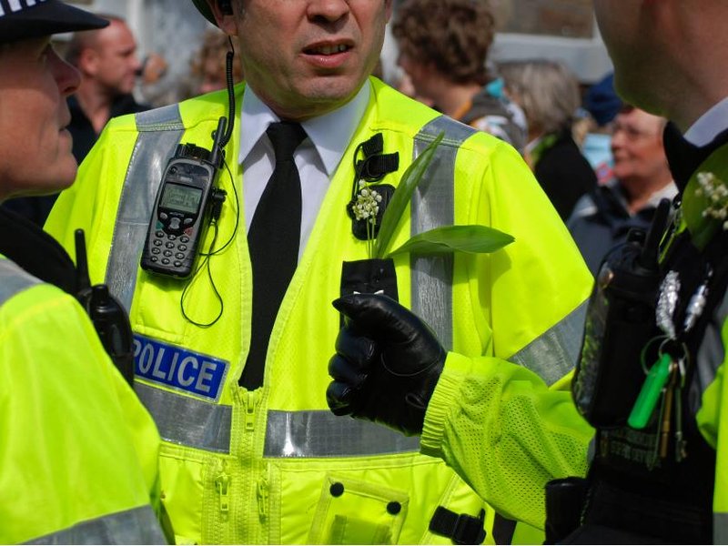 police_pay.jpg