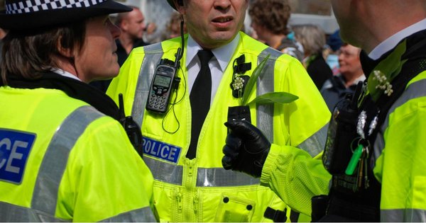 police_pay.jpg