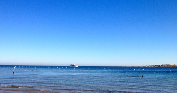red_sea_resized_2.jpg