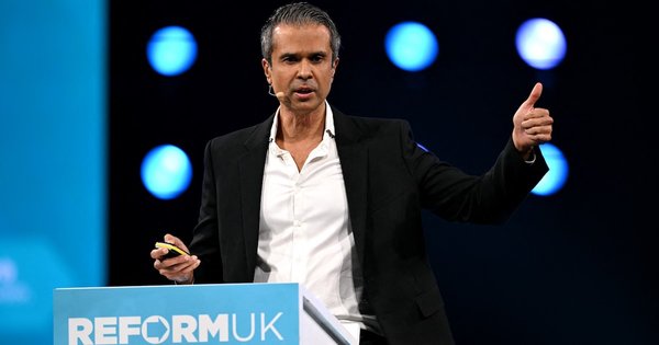 Doctor Aseem Malhotra delivers a speech on the second and final day of the Reform UK party conference at the NEC Birmingham