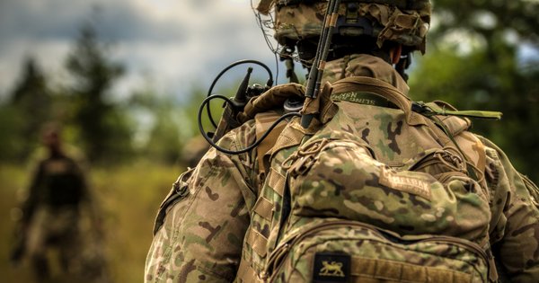 An image of a British soldier in military fatigues.