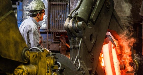 steel-worker.jpg