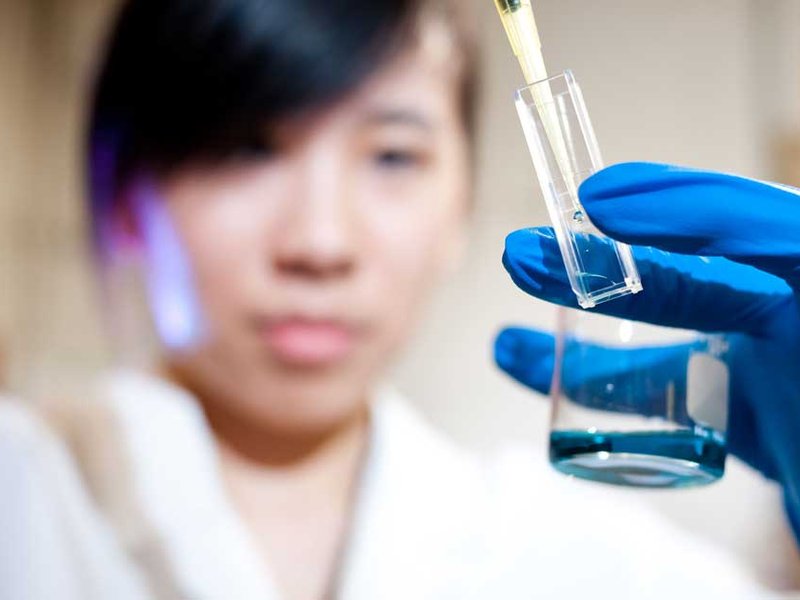 student-chemist-04-05-2018.jpg
