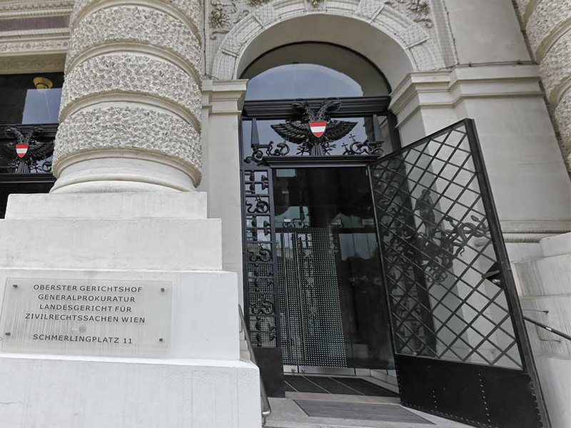 supreme-court-vienna-facebook.jpg
