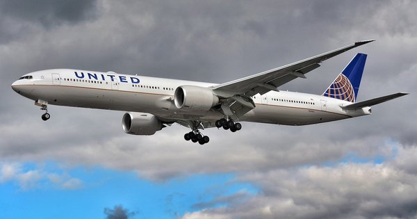 the-plane-3352698_1280.jpg