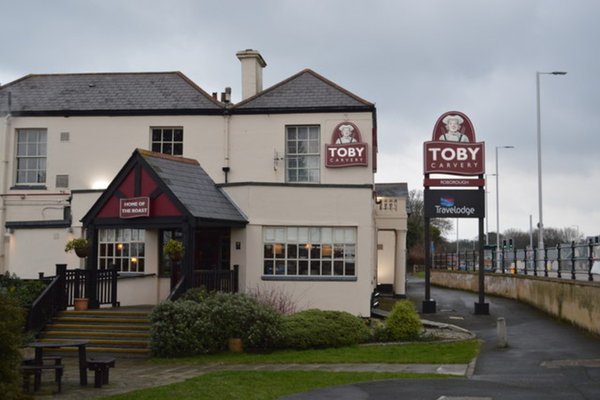 toby_carvery_-_geograph.org.uk_-_5444646_1_5FXbQRR.jpg