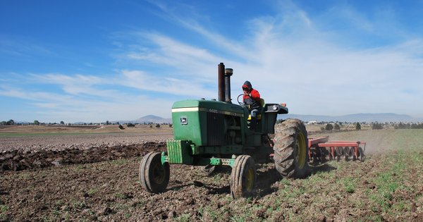 tractor_resized.jpg