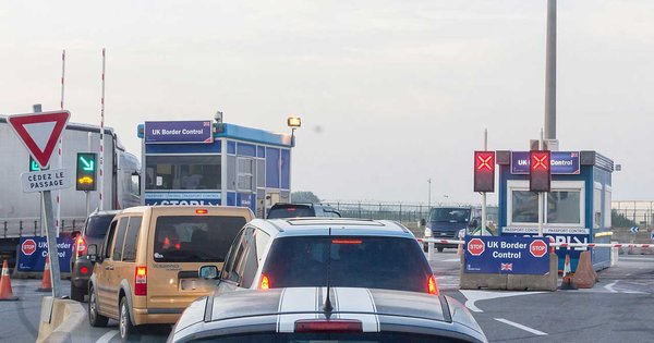 uk_border_control_in_the_ferry_area_of_the_port_of_dunkerque-3749_resize.jpg