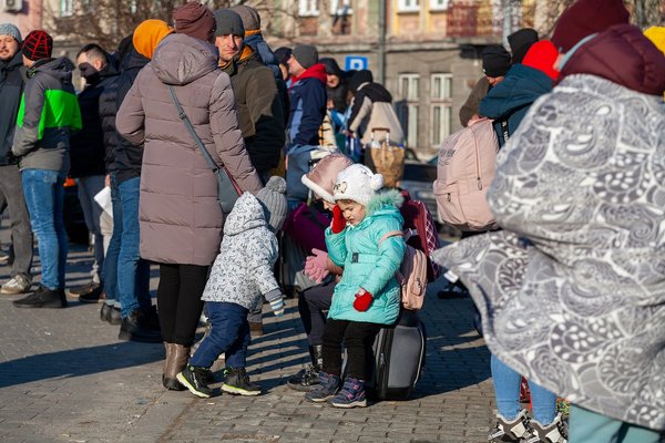 ukrainian_children_are_fleeing_russian_aggression._przemyśl,_poland_27_02_2022_(51913336423).jpg