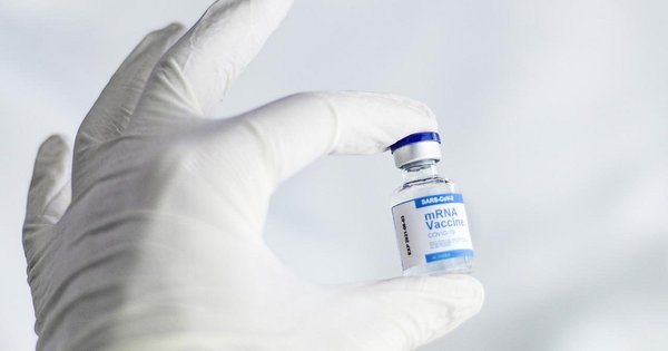 vaccine_vial_resize.jpg