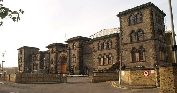 wandsworth_prison_-_geograph.org.uk_-_1030498_(1).jpg