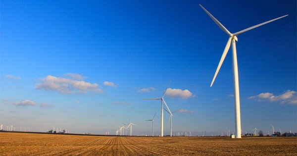 ff-wp-files/2015/10/windfarm-big-sky.jpg